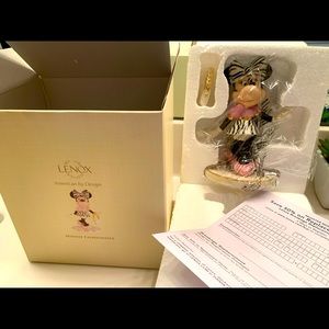 Minnie figurine